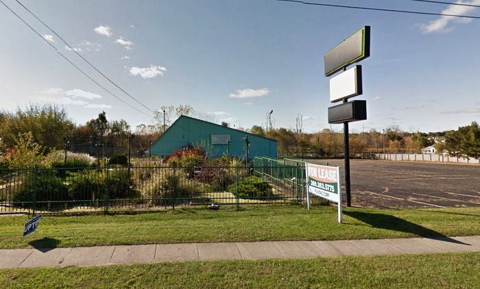 Putters Family Fun Center - Street View 2011-2017 (newer photo)